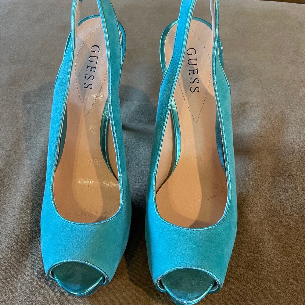 Turquoise Suede and Metallic Guess Size 9.5M Platform and High Heels